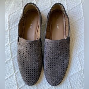Women’s Trask shoes size 9, gray suede